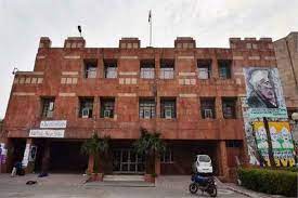 विवि परिसर में हुई झड़प को रजिस्ट्रार द्वारा सांप्रदायिक रंग दिया जाना दुर्भाग्यपूर्ण: जेएनयूटीए