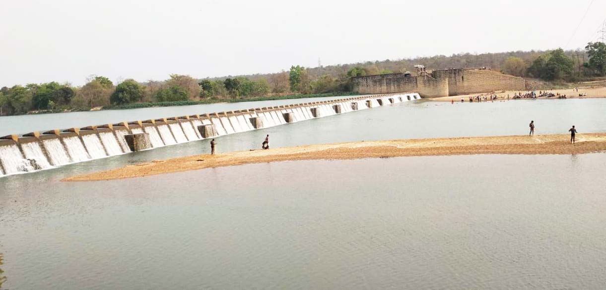 पिकनिक मनाने गए कुकदा डैम में 3 डूबे,  युवती की मौत, 2 युवक की तलाश जारी