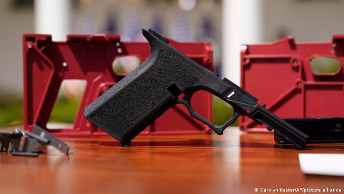 देसी कट्टे जैसा सिरदर्द बन गए हैं अमेरिका के घोस्ट गन