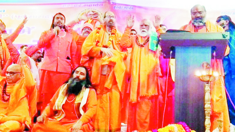 हिंदू-मुस्लिम वाले भडक़ाऊ भाषण देकर लोग बच कैसे जाते हैं?