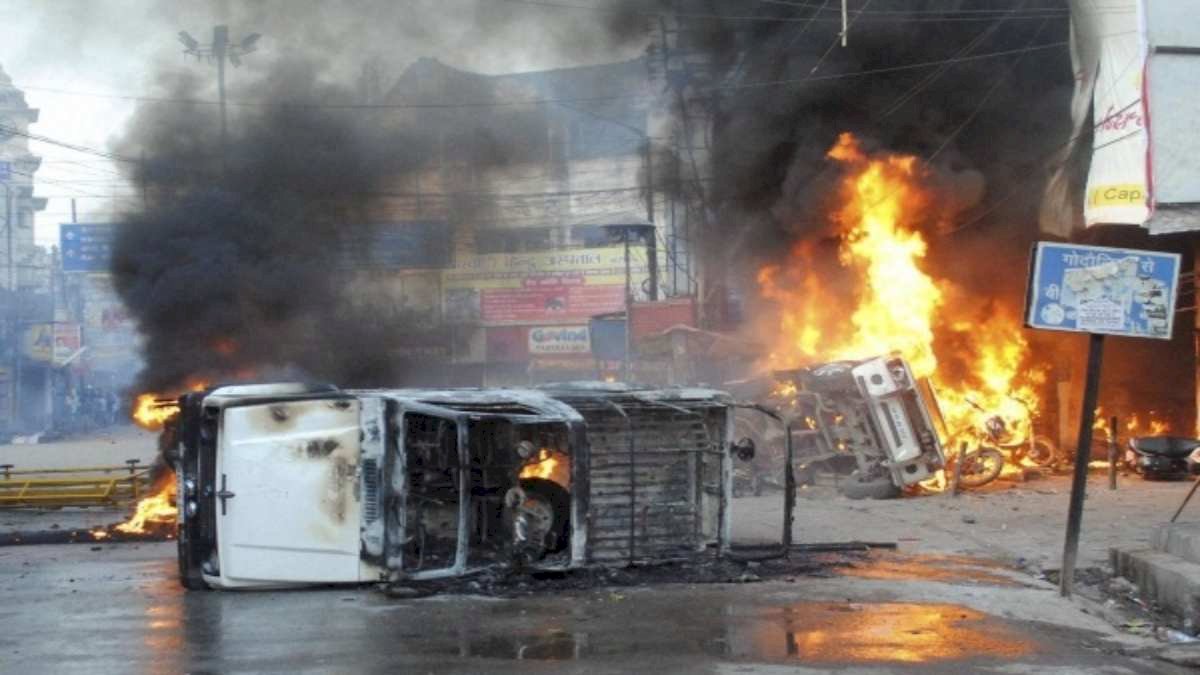 श्रवण गर्ग लिखते हैं- दंगों के बीच खरगोन में नए कैराना की तलाश ?