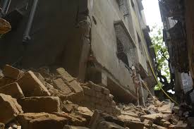 मुंबई : पोवई स्थित तीन मंजिला रेस्तरां का एक हिस्सा ढहा, कोई हताहत नहीं