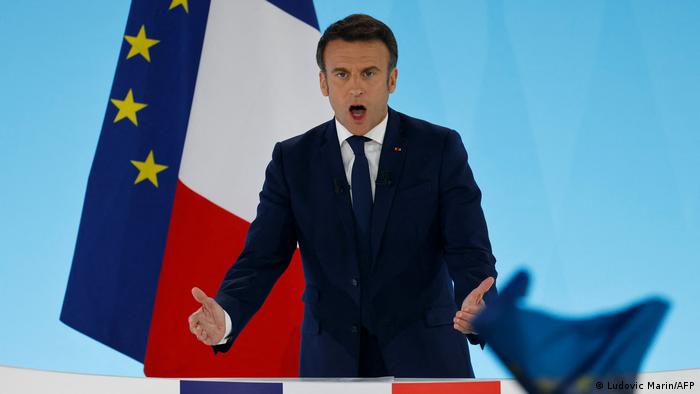 सीईओ को दो करोड़ डॉलर वेतन! लगाम कसना चाहते हैं माक्रों