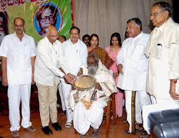 डॉ रावुरी भारद्वाज 