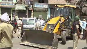 जहांगीरपुरी में अतिक्रमण हटाने की कार्रवाई आख़िरकार रोकी गई