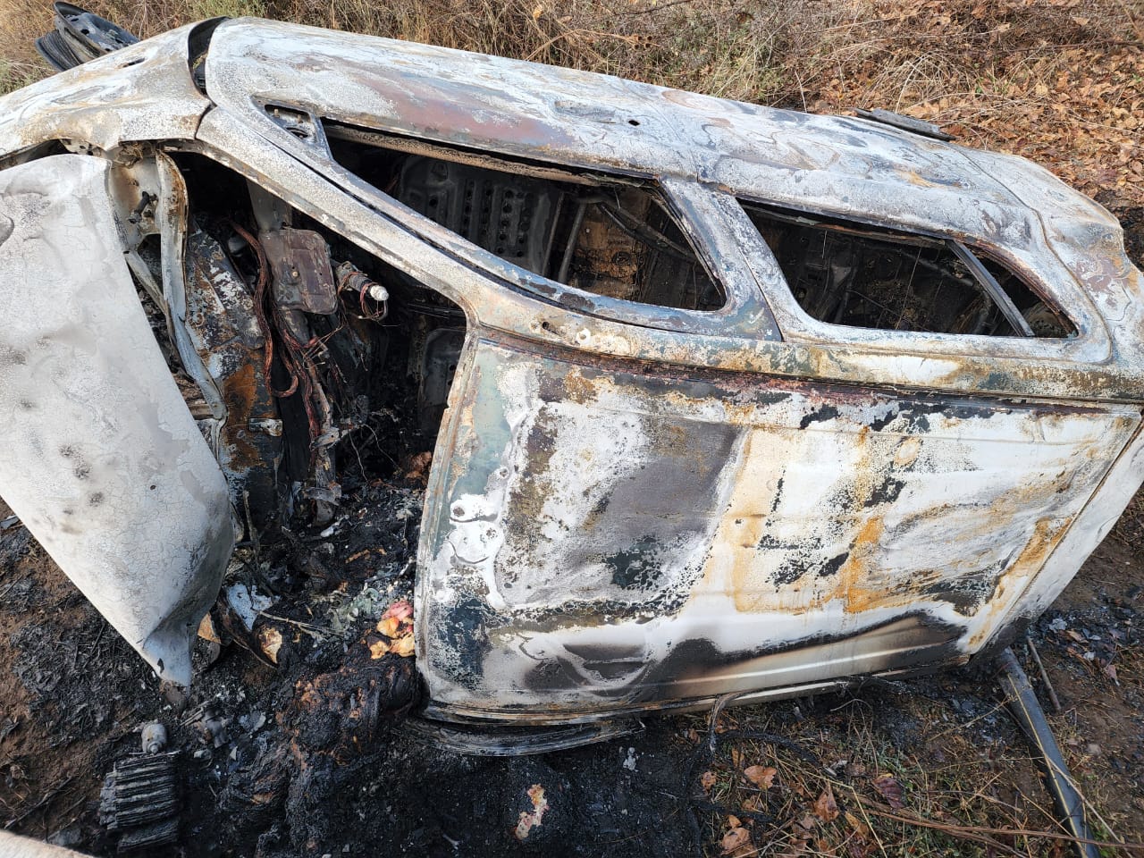 कार जलने से  5 की मौत, सभी एक ही परिवार के