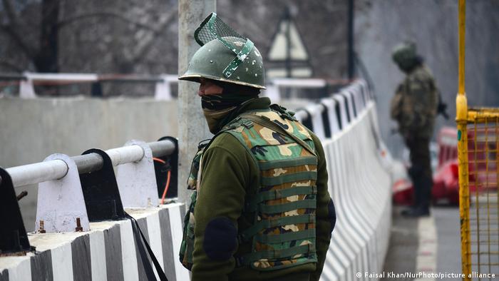 जम्मू-कश्मीर: दो एनकाउंटर में छह आतंकी मारे गए, दो दिन बाद होना है मोदी का दौरा