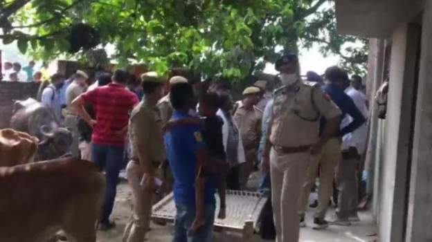 यूपी: प्रयागराज में एक ही परिवार के पांच लोगों के शव मिलने पर क्या बोली पुलिस