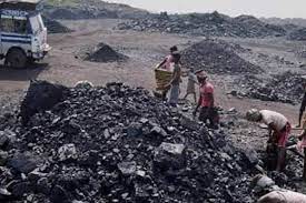 खानों से दूर स्थित बिजली संयंत्रों के पास कोयले का भंडार सामान्य का सिर्फ 26 प्रतिशत