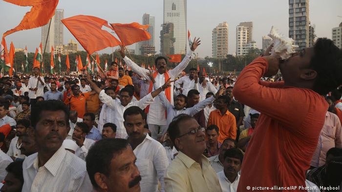 हनुमान चालीसा मामला: सांसद और विधायक पर राजद्रोह का केस
