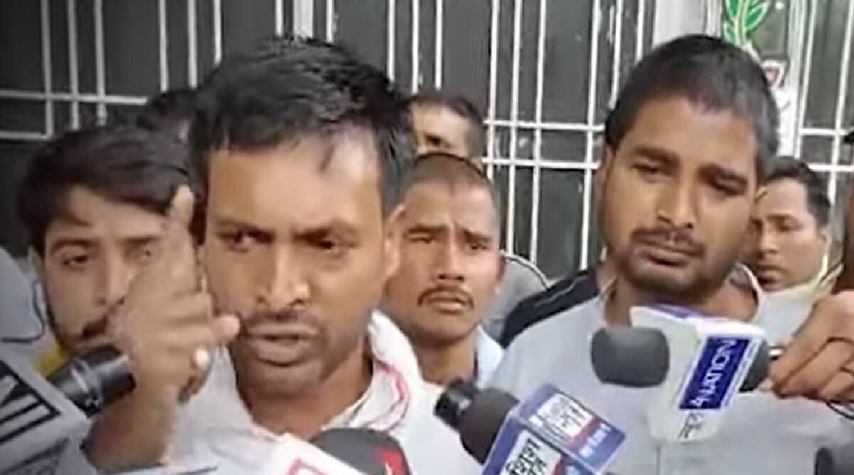 राबड़ी आवास में जंगलराज: तेजप्रताप यादव ने RJD नेता को नंगा कर पीटा, 18 मिनट में 500 गंदी गालियां दी, पूरे वाकये का वीडियो बनाया