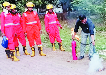 इंडियन बैंक द्वारा अग्निशमन और निकासी ड्रिल से शाखाओं में आग के खतरों पर प्रशिक्षण-जागरूकता