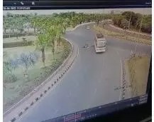 मंत्रालय बस की चपेट आकर बच्ची की मौत ड्राइवर फरार