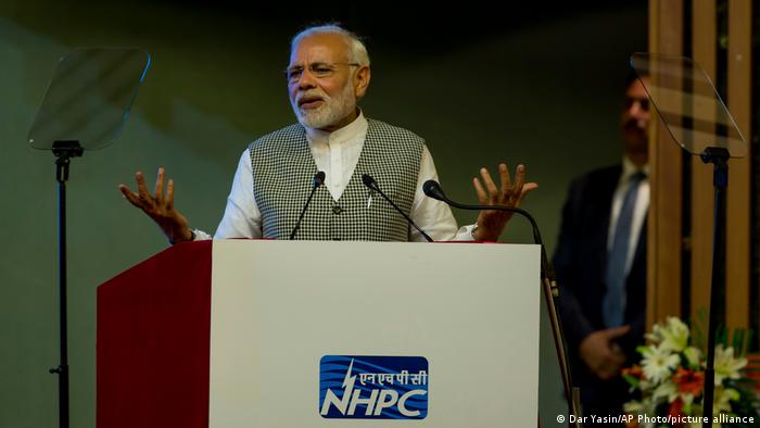 मोदी के जम्मू-कश्मीर दौरे पर पाक की टिप्पणी का विरोध