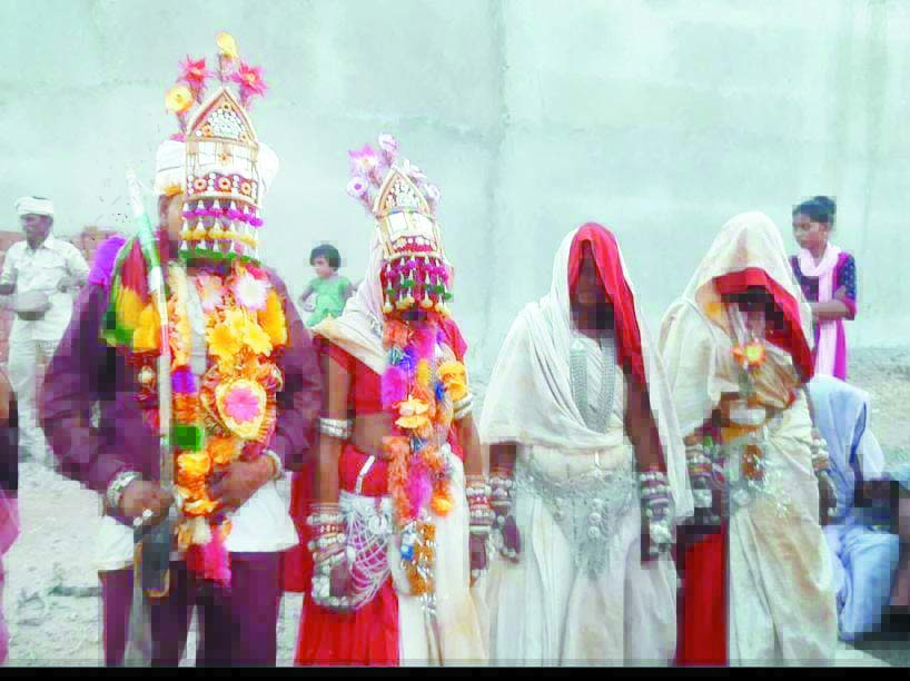  तीन के साथ फेरे लिए, समरथ को नईं दोष गुसाईं!