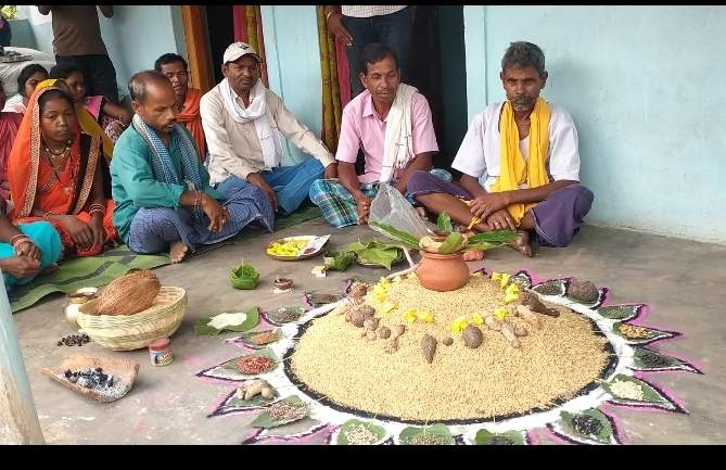 अक्ती पर बीज बोनी : किसान व विशेषज्ञ बोले- जमीन के तपने से खरपतवार और कीट पनपेंगे कम