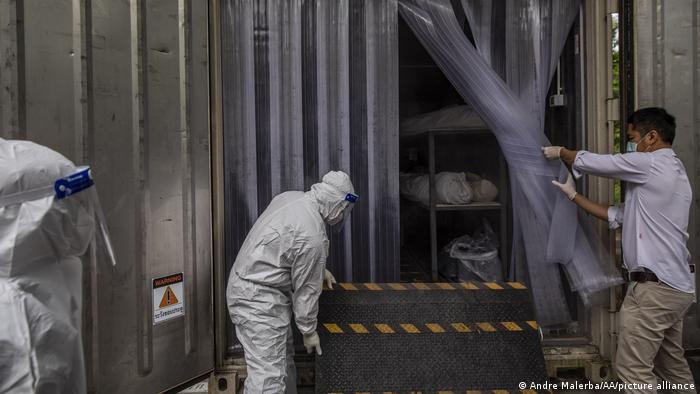 कोविड की महामारी में मरने वालों की संख्या पर भारत को एतराज