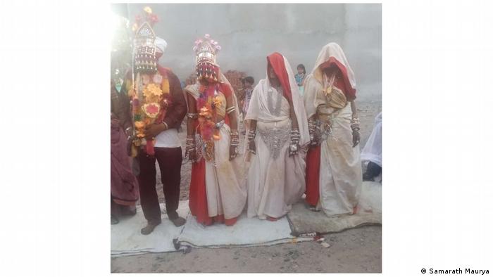 15 साल तक साथ रहने के बाद तीन महिलाओं से एक ही मंडप में की शादी