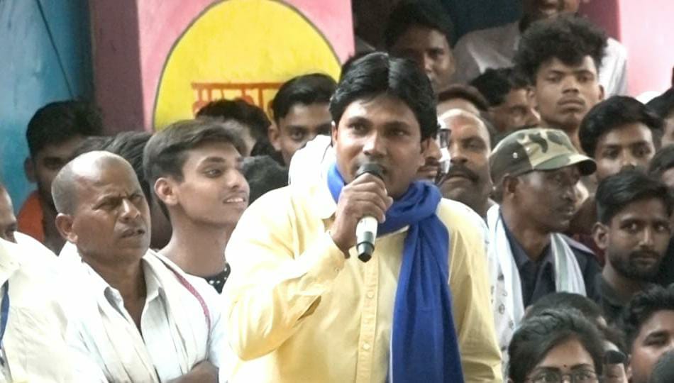 नवापारा में किसान ने मुख्यमंत्री को बताया डेयरी सब्सिडी अब तक नहीं मिली