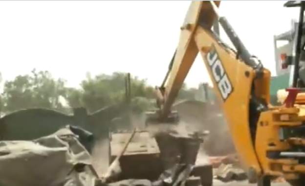 दिल्ली में शाहीन बाग़ के बाद न्यू फ़्रेंड्स कॉलोनी और मंगोलपुरी में अतिक्रमण हटाने की कार्रवाई