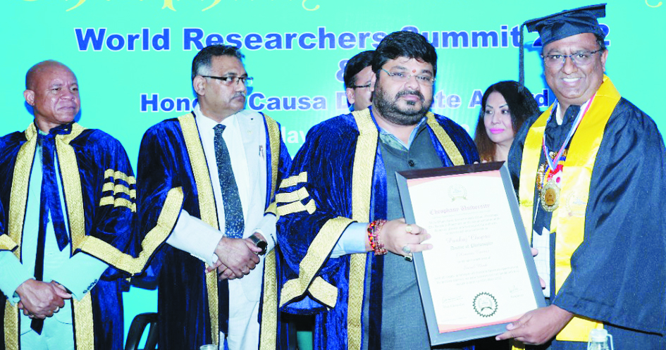 चोपड़ा को समाजसेवा गोल्ड मैडल-मानद डॉक्टरेट