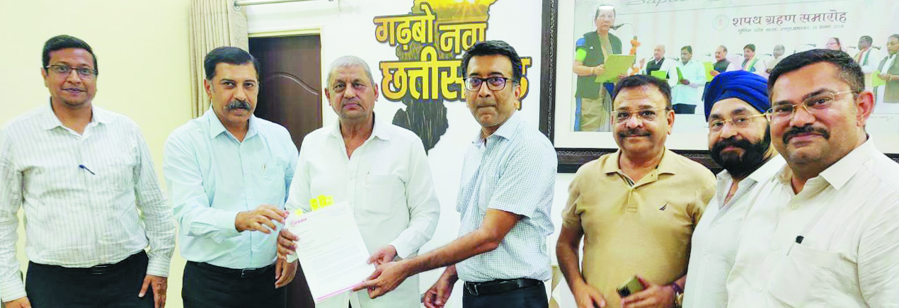 परिवहन मंत्री से राडा की चर्चा, लंबित प्रकरणों का क्रियान्वयन शीघ्रता से हुआ, सभी डीलर्स पूर्ण सहयोग देते रहेंगे-सिंघानिया