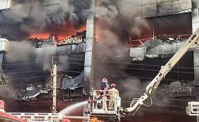 क्रेन से बचाई 55 लोगों की जान, मुंडका अग्निकांड में मसीहा बनकर उभरे तिवारी बंधुओं की हर तरफ तारीफ