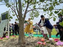 बुद्ध पूर्णिमा पर नेपाल के लुम्बिनी की एक दिवसीय यात्रा पूरी करके स्वदेश रवाना हुए मोदी