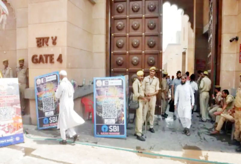 ईश्वर अगर सचमुच हैं, तो इतने निर्मम क्यों हैं ?