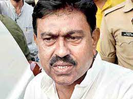 उत्तर प्रदेश के लखीमपुर खीरी में पेड़ की टहनी गिरने से केंद्रीय मंत्री अजय मिश्रा के भतीजे की मौत