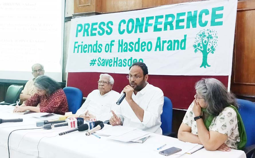 छत्तीसगढ़ के 'फेफड़े' खतरे में,  4.5 लाख पेड़ों की कटाई से जलवायु संकट में तेजी आने का खतरा