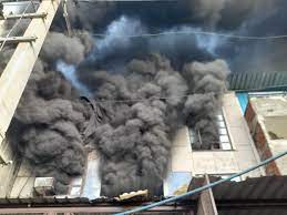 दिल्ली में धमाके के बाद इमारत के दो तल ढहे, एक घायल