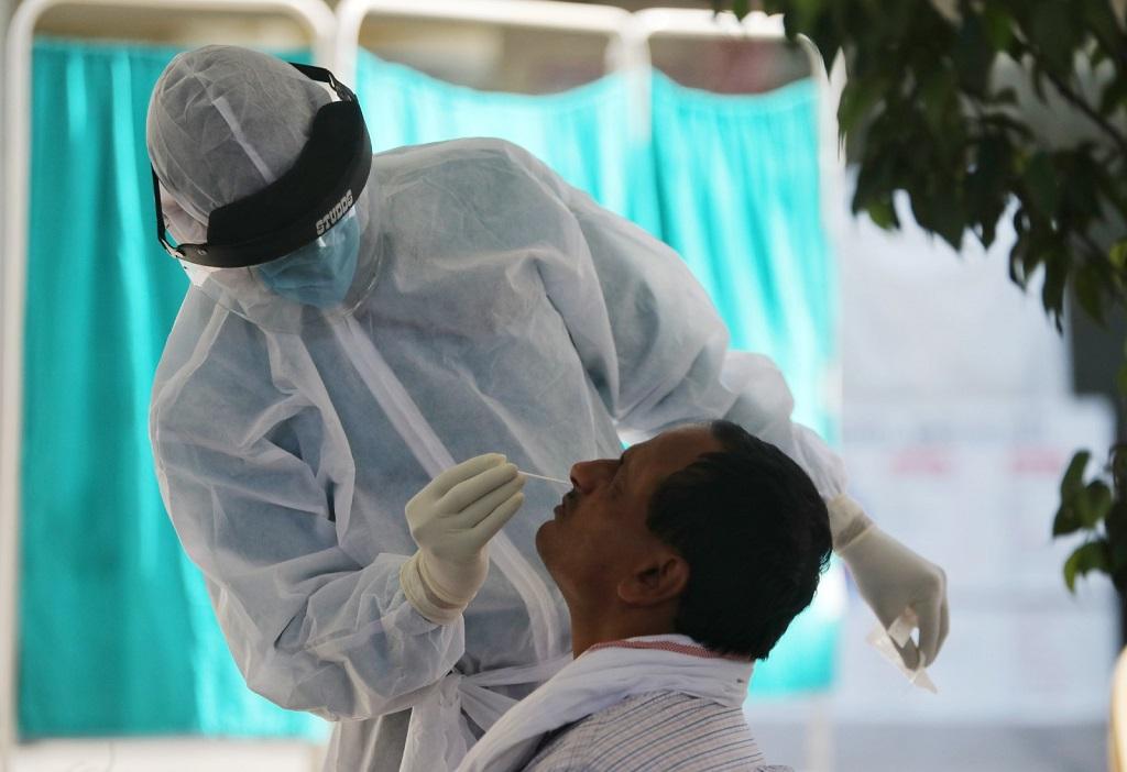 देश में कोविड-19 के 2,710 नए मामले, उपचाराधीन मरीजों की संख्या बढ़कर 15,814 हुई