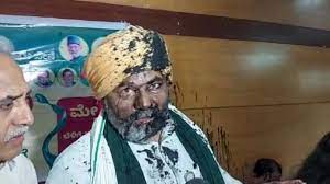 काली स्याही, जानलेवा हमले किसानों की आवाज को नहीं दबा सकते : राकेश टिकैत