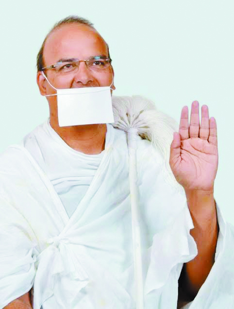 भव्य शोभायात्रा के साथ युवाचार्य महेंद्र ऋषि का लालगंगा पटवा भवन में प्रवेश