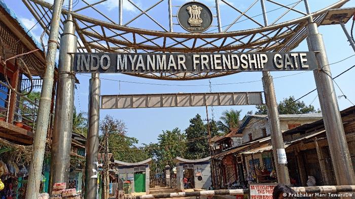 म्यांमार सीमा बंद होने से बदहाल होता मोरे कस्बा