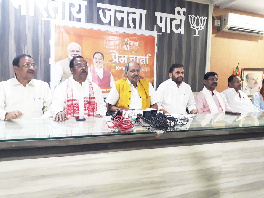 बृजमोहन का सीएम पर निशाना, कहा जिन्हें राज्यसभा में भेजा, उन्हें प्रमाण पत्र लेने की फुर्सत नहीं