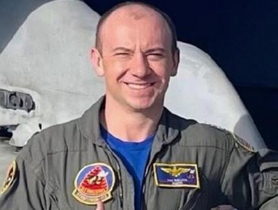 कैलिफोर्निया में अमेरिकी नौसेना का लड़ाकू विमान दुर्घटनाग्रस्त, पायलट की मौत