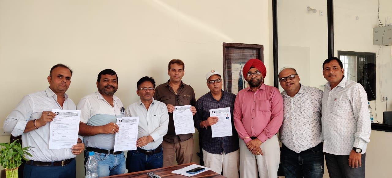 पुजारी पार्क-पचपेड़ी नाका व्यापारियों को कैट टीम ने उद्यम आधार पंजीकरण के लाभ बताए