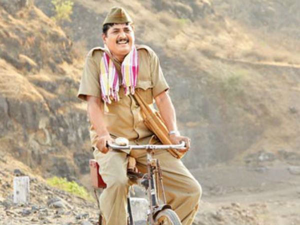 अभी तक डाकिया नहीं आया!