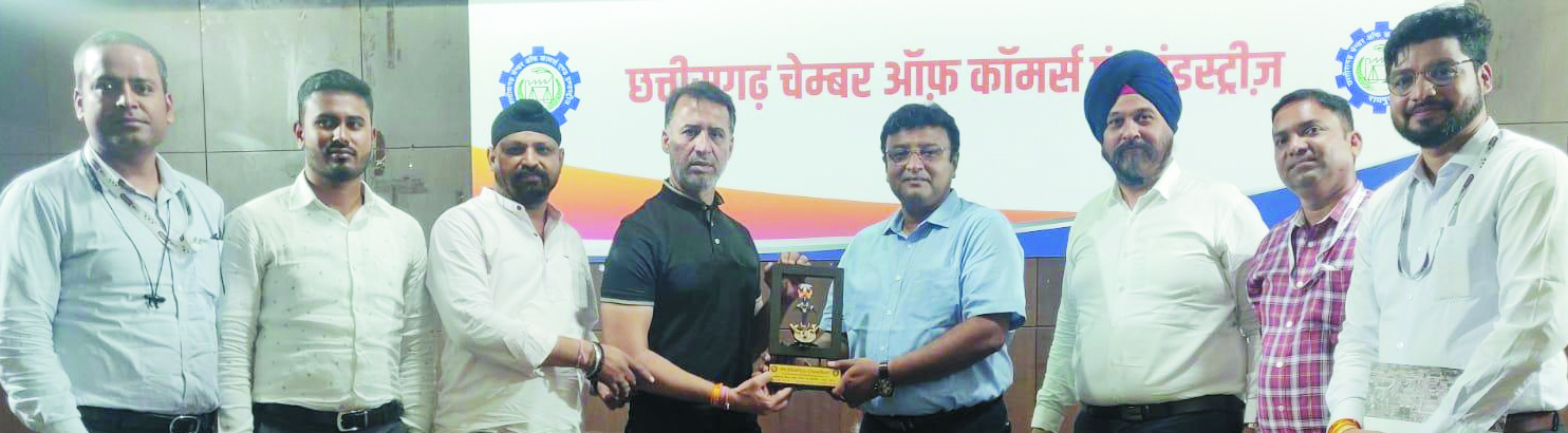 चेम्बर प्रदेश महामंत्री से मिल एसबीआई जनरल इंश्योरेंस मुंबई  हेड ने संस्थानों के ग्रुप फायर एवं मेडिकल इंश्योरेंस पर की चर्चा