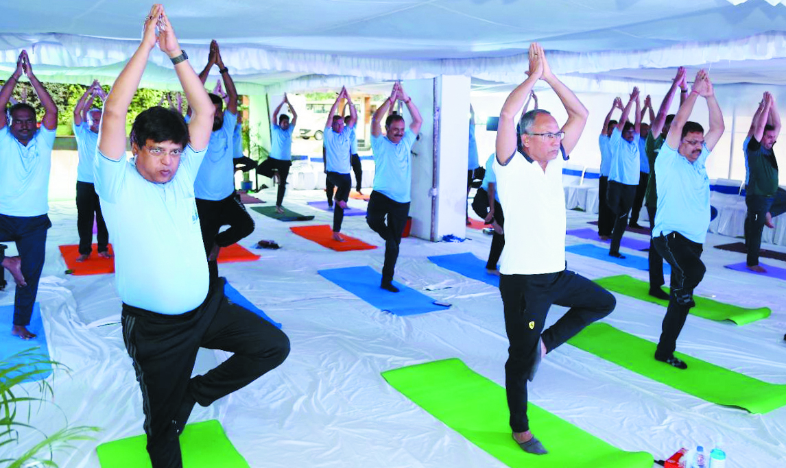 एनएमडीसी ने मनाया योग दिवस