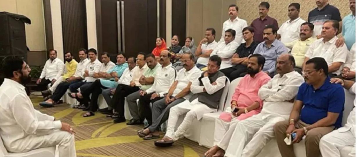 ‘छत्तीसगढ़’ का संपादकीय :  विधायकों के प्लेन और होटल पर खर्च क्या अब भी चर्चा के लायक हैं?