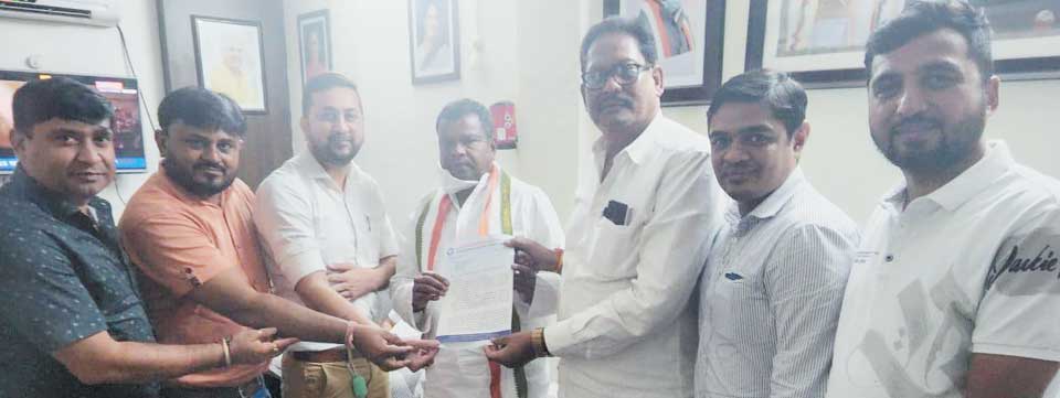 अनब्रांडेड प्रीपैक्ड खाद्यान्नों पर लगे 5 प्रतिशत जीएसटी हटाने चेम्बर का लखमा को आग्रह