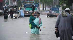 पाकिस्तान में भारी बारिश से बाढ़, कई घर हुए तबाह