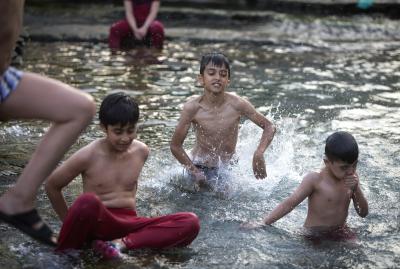 ईरान में अचानक आई बाढ़ से मरने वालों की संख्या 53 तक पहुंची ईरान में अचानक आई बाढ़ से मरने वालों की संख्या 53 तक पहुंची