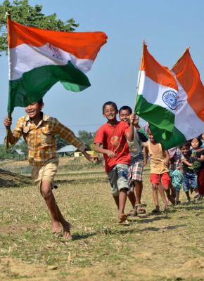 मप्र में डेढ़ करोड़ तिरंगा लगाने का लक्ष्य मप्र में डेढ़ करोड़ तिरंगा लगाने का लक्ष्य