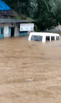 केरल में भारी बारिश से 5 की मौत केरल में भारी बारिश से 5 की मौत