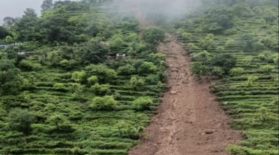 श्रीनगर के दो गांव में देर रात बादल फटा, पानी और मलबा आने से खेत तबाह, सात जिलों में अलर्ट श्रीनगर के दो गांव में देर रात बादल फटा, पानी और मलबा आने से खेत तबाह, सात जिलों में अलर्ट