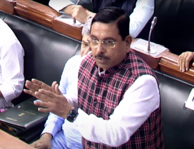 राहुल गांधी के आरोपों पर बोले केंद्रीय मंत्री, ये नकली गांधी और नकली विचारधारा है राहुल गांधी के आरोपों पर बोले केंद्रीय मंत्री, ये नकली गांधी और नकली विचारधारा है